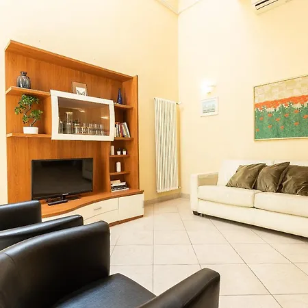 Apartament Palazzo Ghibellina 3 By In *